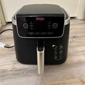 Ninja 5 quart Black and Silver Air Fryer